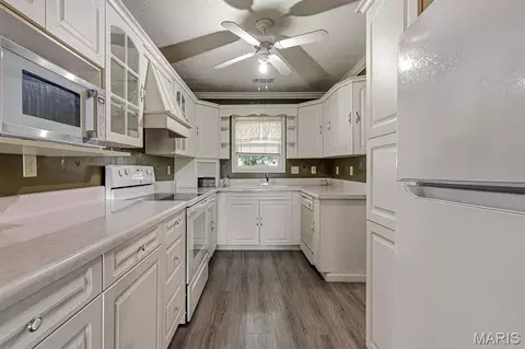 Kitchen - 4113 Us Hwy 61, Steele, MO 63877 photo 1 of 2