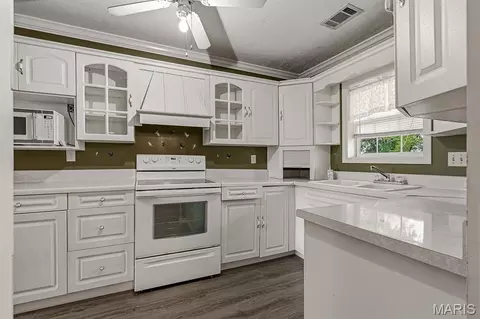 Kitchen - 4113 Us Hwy 61, Steele, MO 63877 photo 2 of 2