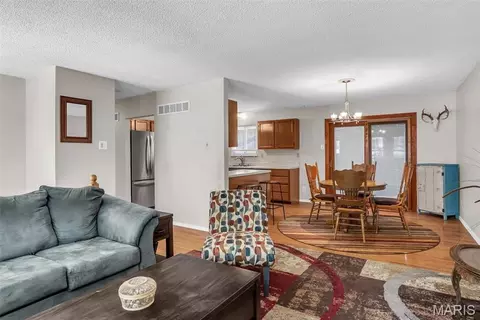 21 Muir St, Eureka, MO 63025 photo 7