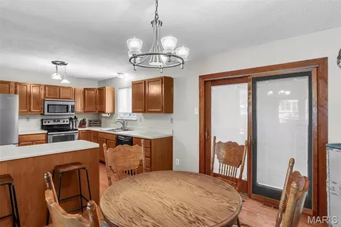 21 Muir St, Eureka, MO 63025 photo 9