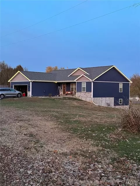 300 Chadrick Dr, Desloge, MO 63601