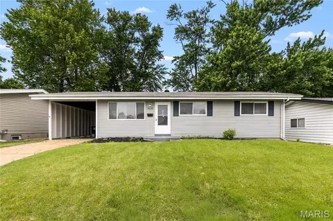 1525 Layven Ave, Florissant, MO 63031