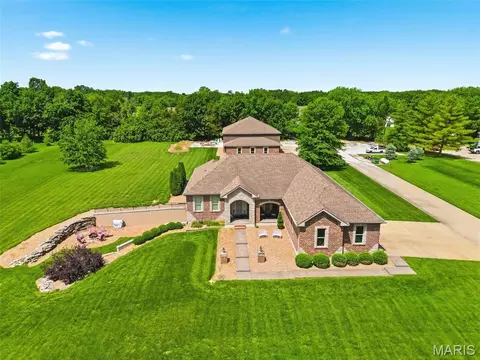 2011 Alana Ln, Saint Paul, MO 63366
