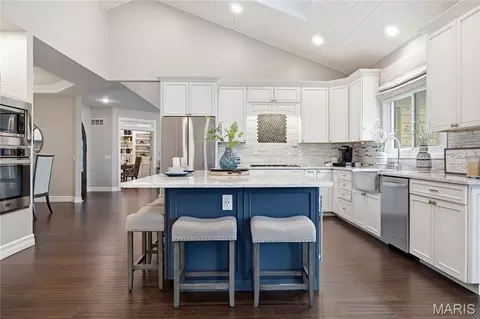 Kitchen - 5 Shelbourne Wood Ct, Weldon Spring, MO 63304 photo 5 of 5
