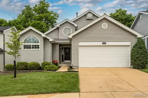 325 Valparaiso Ct, Valley Park, MO 63088