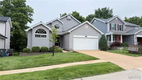 325 Valparaiso Ct, Valley Park, MO 63088