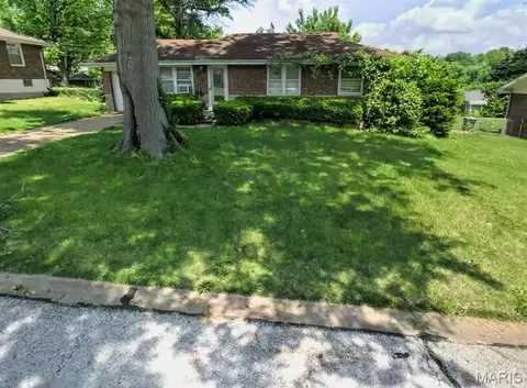 1233 Ensley Dr, Saint Louis, MO 63137