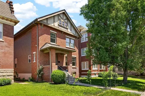 4321 Maryland Ave, Saint Louis, MO 63108