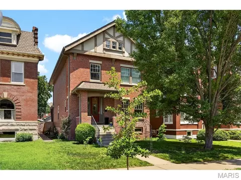 4321 Maryland Ave, Saint Louis, MO 63108