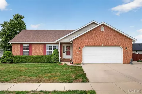 50 Willow Ln, Highland, IL 62249