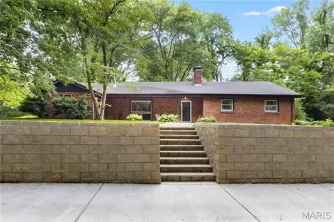 4115 Charbonier Rd, Florissant, MO 63031