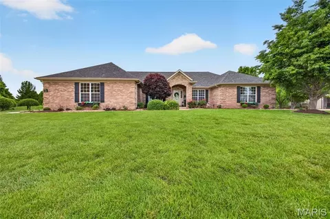 1413 Merganser Blvd, Swansea, IL 62226
