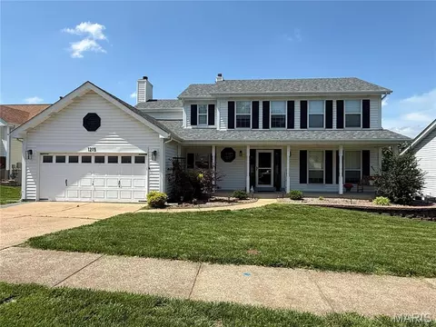 1215 Summerpoint Ln, Fenton, MO 63026