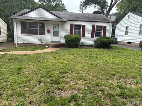 517 Teston Dr, Saint Louis, MO 63135