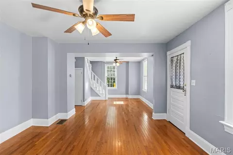 Living - 305 Macarthur St, Washington, MO 63090 photo 2 of 5