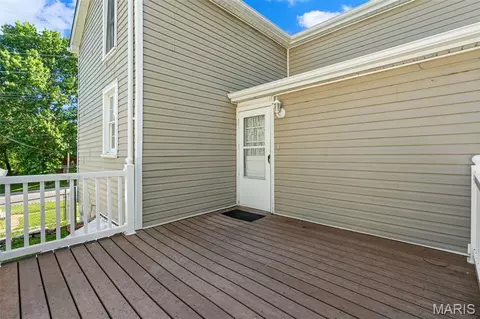 Exterior - 305 Macarthur St, Washington, MO 63090 photo 3 of 5