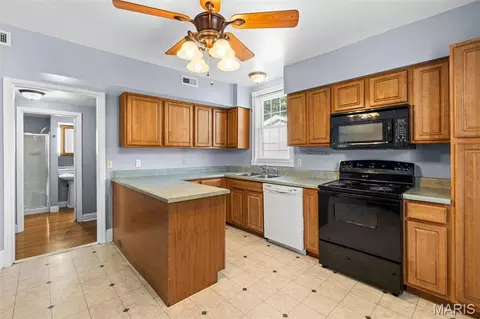 Kitchen - 305 Macarthur St, Washington, MO 63090 photo 3 of 3