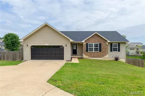 135 Lyle Curtis Cir, Waynesville, MO 65583