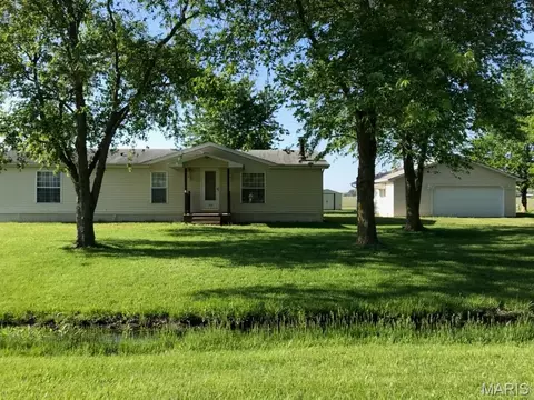 1221 Mary Irene Rd, New Baden, IL 62265