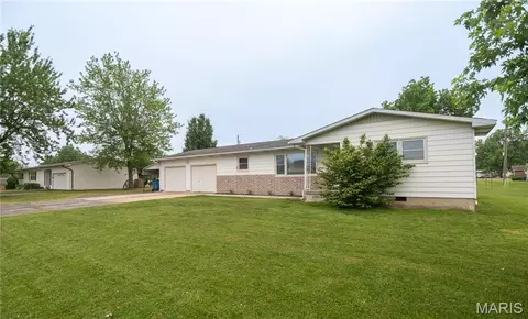 203 Depot Rd, Bloomfield, MO 63825