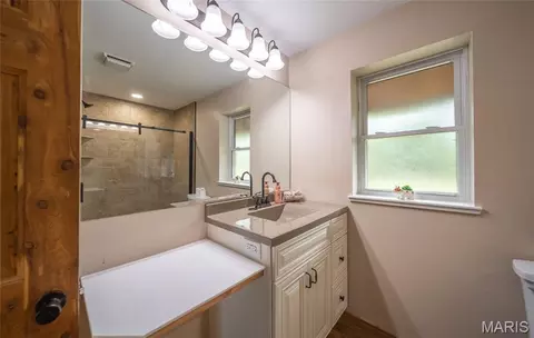 Bath - 13563 Gildea Rd, Belgrade, MO 63622 photo 2 of 3