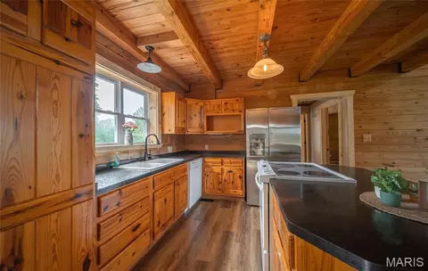 Kitchen - 13563 Gildea Rd, Belgrade, MO 63622 photo 3 of 3