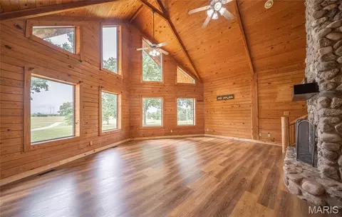 Living - 13563 Gildea Rd, Belgrade, MO 63622 photo 2 of 3