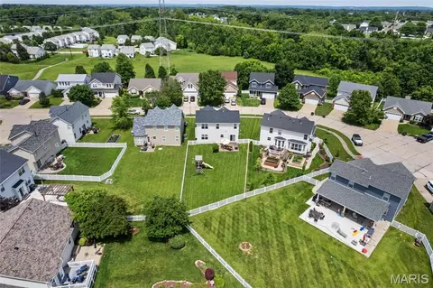 View/Area - 992 Tilestone Dr, O'fallon, MO 63366 photo 2 of 3