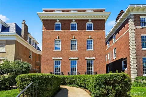 5257 Westminster Pl, Saint Louis, MO 63108