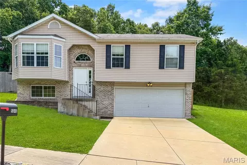 5646 Hawks Landing Dr, Hillsboro, MO 63050