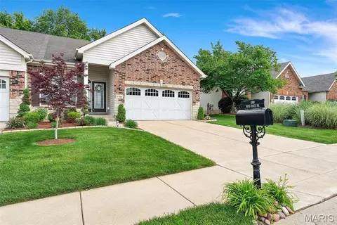 1708 Moss Rock Dr, Saint Charles, MO 63303