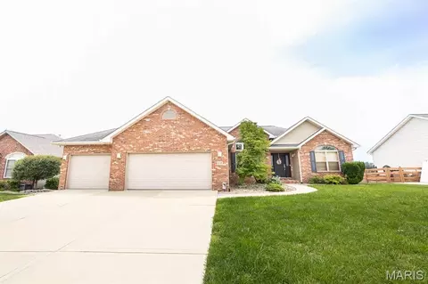 9718 Winchester St, Mascoutah, IL 62258