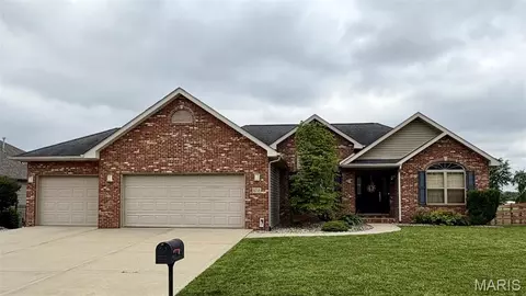 9718 Winchester St, Mascoutah, IL 62258