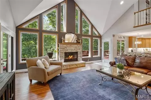 161 Stuart Ln, Eureka, MO 63025