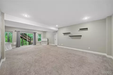 Living - 161 Stuart Ln, Eureka, MO 63025 photo 3 of 3