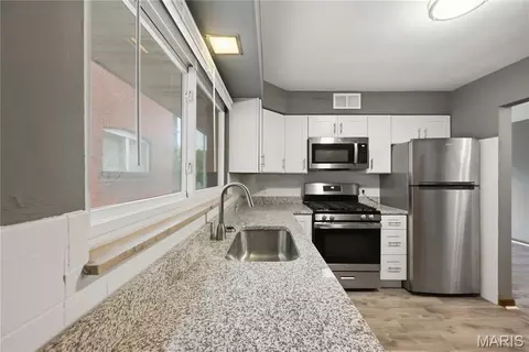 Kitchen - 3236 S Compton Ave, Saint Louis, MO 63118 photo 4 of 5