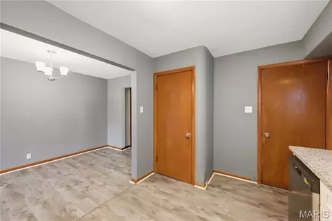 Entry Way - 3236 S Compton Ave, Saint Louis, MO 63118 photo 2 of 3