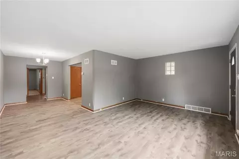Living - 3236 S Compton Ave, Saint Louis, MO 63118 photo 4 of 6