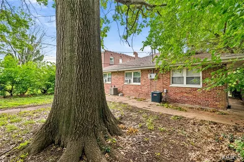 Exterior - 3236 S Compton Ave, Saint Louis, MO 63118 photo 8 of 9