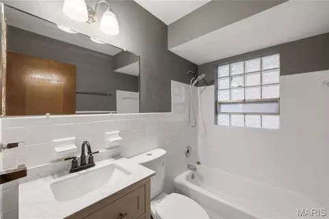 Bath - 3236 S Compton Ave, Saint Louis, MO 63118 photo 1 of 3