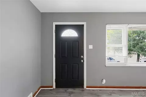 Entry Way - 3236 S Compton Ave, Saint Louis, MO 63118 photo 1 of 3
