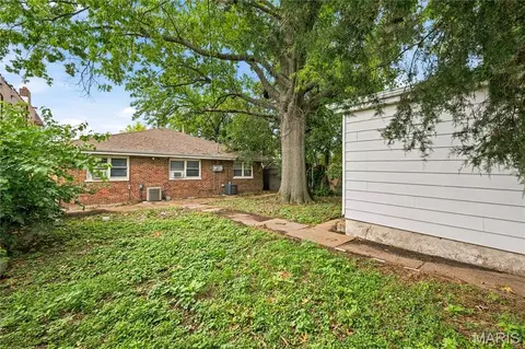 Exterior - 3236 S Compton Ave, Saint Louis, MO 63118 photo 6 of 9