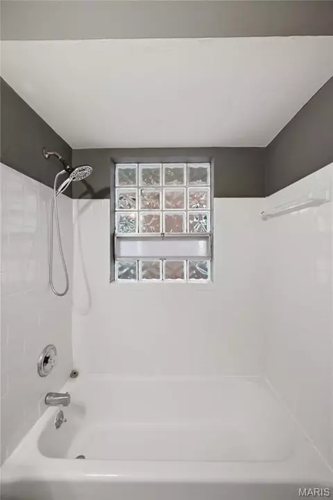 Bath - 3236 S Compton Ave, Saint Louis, MO 63118 photo 3 of 3