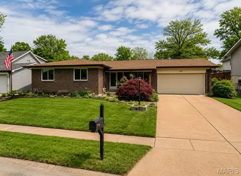 3106 Donnycave Ln, Maryland Heights, MO 63043