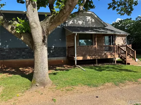 112 N White Oak St, Desloge, MO 63601
