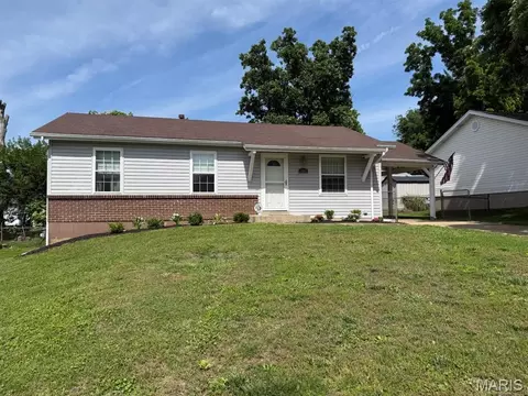 1407 Saint Gregory Ln, Saint Charles, MO 63304