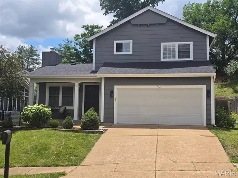 412 Treetop Village Ct, Ballwin, MO 63021