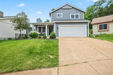 412 Treetop Village Ct, Ballwin, MO 63021