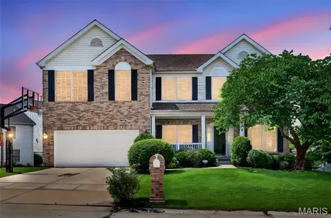 1306 Avondale Spring Dr, O'fallon, MO 63368