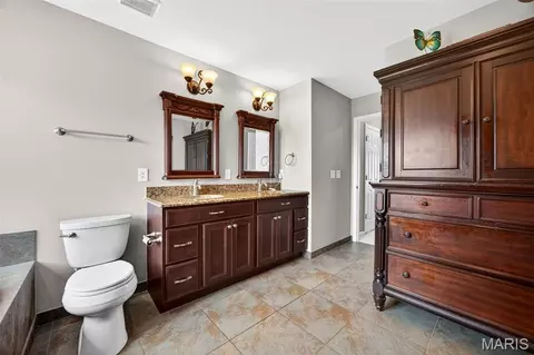 Bath - 1306 Avondale Spring Dr, O'fallon, MO 63368 photo 3 of 5